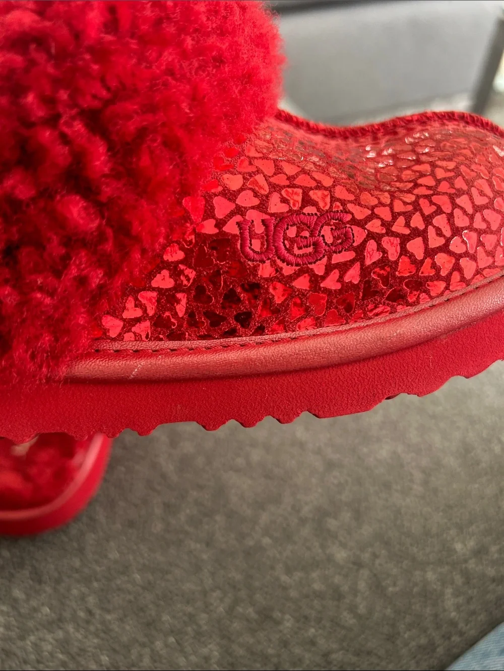 UGG Kids Cozy ll Sparkling Red Heart-Detail Slippers worn once